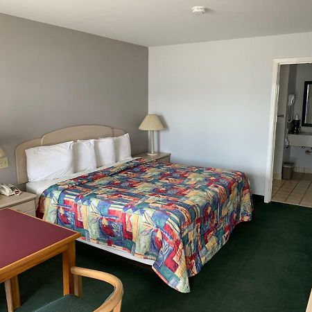 Key West Inn - 칠더스버그 외부 사진