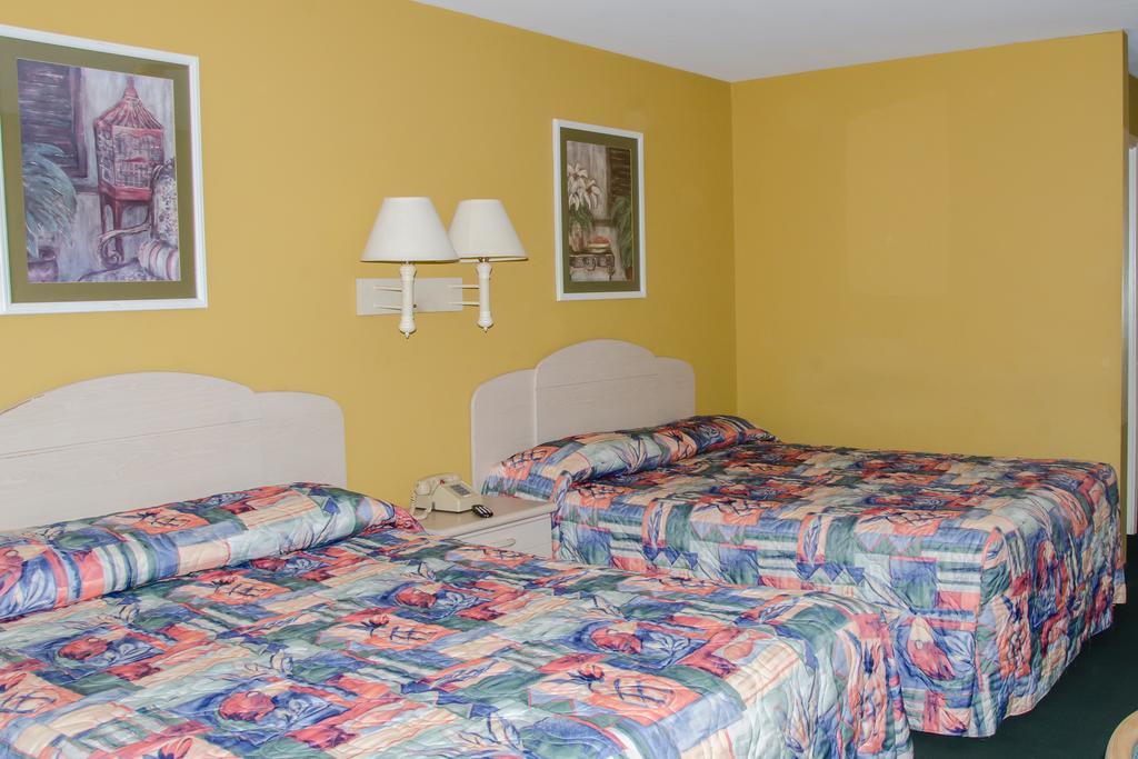 Key West Inn - 칠더스버그 객실 사진