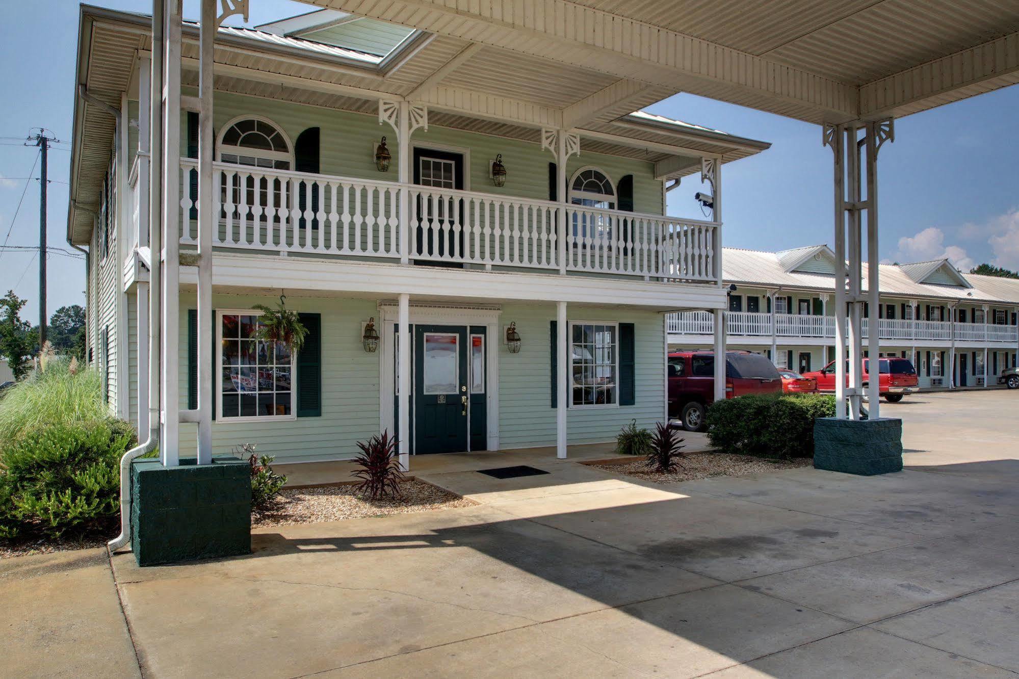 Key West Inn - 칠더스버그 외부 사진