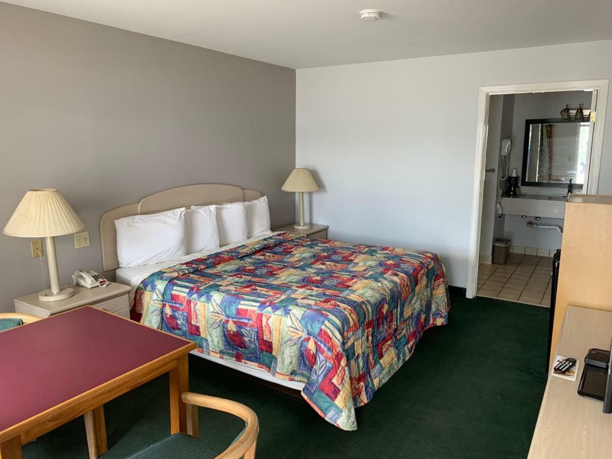 Key West Inn - 칠더스버그 외부 사진